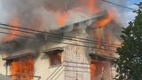 燃え上がる炎と黒煙、爆発音も… 住宅1棟が全焼する火事 現場付近に避難していた住人の無職の男(49)を放火の疑いで逮捕 【動画】 | 愛媛のニュース - Nスタえひめ|あいテレビは6チャンネル
