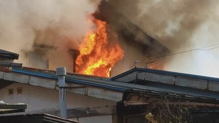 火事です」と通報…木造2階建て住宅を全焼し住民女性（60代）