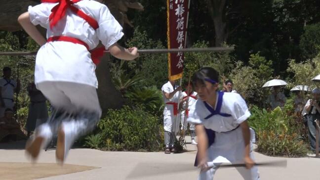 ジャングリア沖縄で旧盆シーズンに合わせ今帰仁の今泊青年会らがエイサー|TBS NEWS DIG