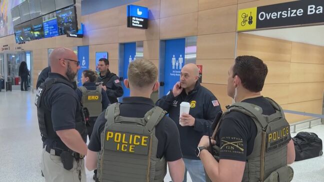 トランプ大統領　空港保安検査の支援でICE捜査官を派遣　与野党対立による混雑発生の対策で|TBS NEWS DIG