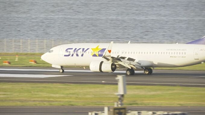 スカイマーク機が羽田空港に緊急着陸　けが人なし　タイヤにトラブル　C滑走路は午後7時半すぎに運用再開|TBS NEWS DIG