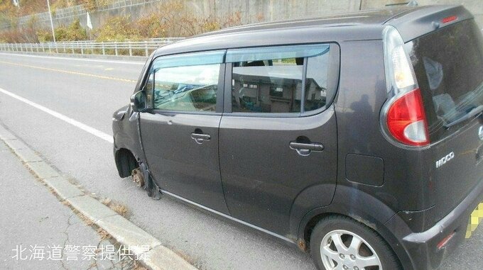 【ナットの緩み原因か】走行中の軽乗用車から左前タイヤが脱落　近くの住宅に衝突しブロック塀や窓ガラスが損傷　3日前に業者が交換したばかり　北海道森町　|　北海道のニュース｜HBC北海道放送