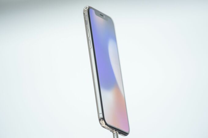 iPhone20周年モデルに布石、アップル新インターフェース－パワーオン