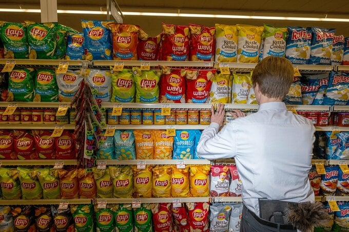 ペプシコ、ドリトスなど主力ブランドを最大15%値下げ－販売拡大狙う