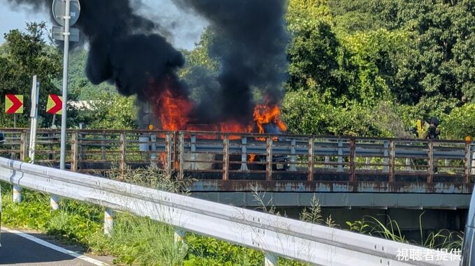 国道11号で軽乗用車が橋の欄干に衝突し出火　大学生の男性（20）が軽傷の見込み【香川・東かがわ市】　|　岡山・香川のニュース | 天気 | RSK山陽放送
