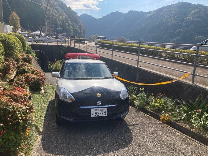 河原で「手榴弾のようなもの」見つかる　セメント様のもので固められ露出した部分が一部錆び　警察は周辺を立ち入り禁止に【高知】　|　高知のニュース・天気｜KUTV NEWS | KUTVテレビ高知