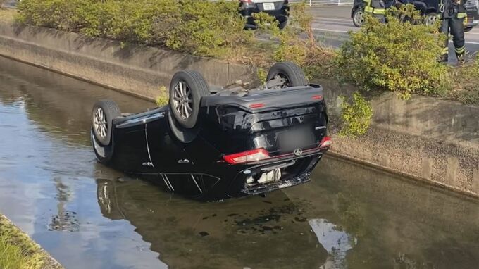 「低木をなぎ倒し落ちていった」　朝の通勤時間帯に車が用水路に転落…ハンドル操作を誤ったか　|　BSSニュース | BSS山陰放送