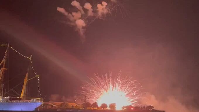 花火大会で火災 ２人やけど　打ち上げ場所の枯れ草燃える　富山・射水市|TBS NEWS DIG