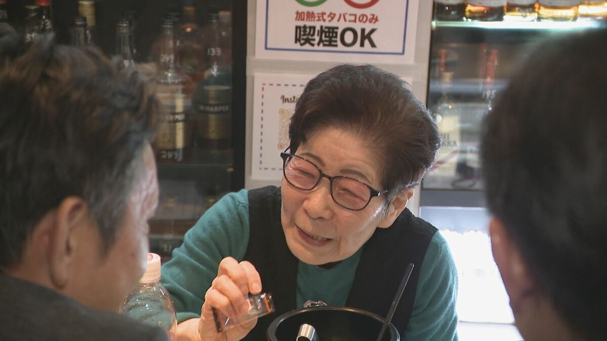 90歳で現役のスナックママ ｢名古屋大空襲はすごくきれいに見えた｣ 娘が1歳の時に離婚 “シングルマザー”という言葉すらない時代に1人で店を経営 激闘の人生と戦後80年