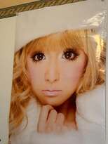 【 鈴木奈々 】 「おばぁちゃん家のリビングに私のポスターがドーンと貼ってありました！笑笑」「ギャル時代の私です！」|TBS NEWS DIG