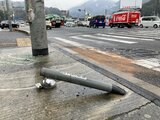軽乗用車が信号機の柱に衝突　19歳と20歳の2人死亡　国道185号　広島　|　RCC NEWS | 広島ニュース | RCC中国放送