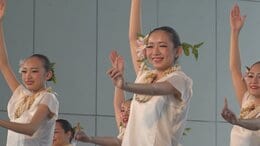 「富士山がうしろに見えているのが最高」　富士山をバックにフラダンス披露　ハワイアンイベント　山梨・山中湖村　|　山梨のニュース | ＵＴＹテレビ山梨