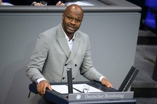 ドイツ、16歳未満のSNS利用制限へ前進－米との摩擦招く恐れ| TBS CROSS DIG with Bloomberg