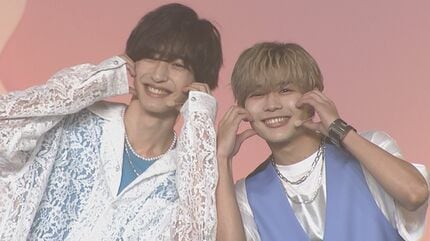 なにわ男子 道枝駿佑＆長尾謙杜】“みちながほっぺハート”でランウェイ