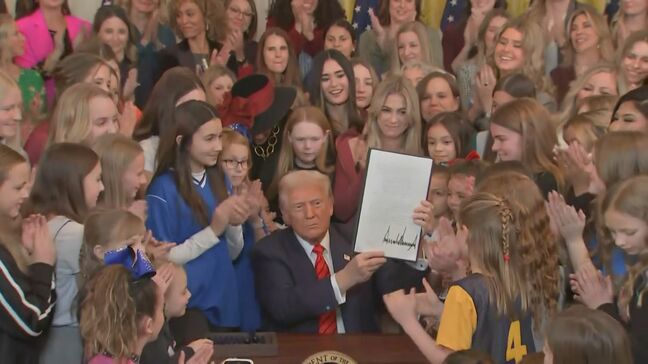 女性スポーツからトランスジェンダーを排除　米トランプ大統領が大統領令に署名|TBS NEWS DIG