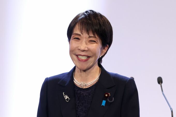 SNS駆使の高市首相、失言回避の｢逃げ恥｣戦略の見方も－就任から半年