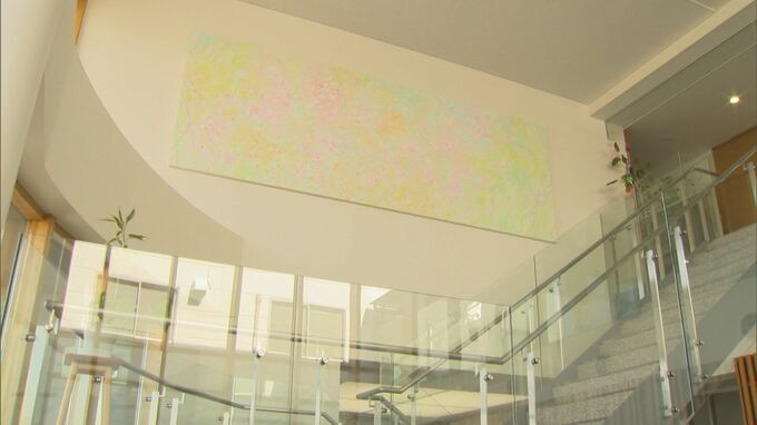 「移ろい　－繁栄－」地元出身のアーティストの油絵をロビーに設置「そこにある命の輝きみたいなものをテーマに」　|　BSSニュース | BSS山陰放送