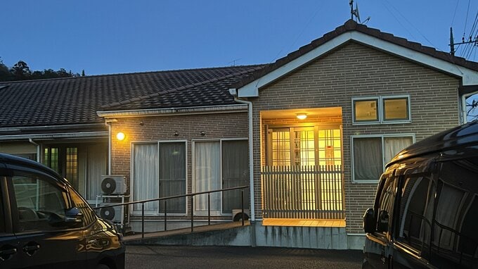 介護士の男が92歳女性の顔を殴る暴行か　傷害容疑で逮捕　栃木・足利市の老人ホーム|TBS NEWS DIG