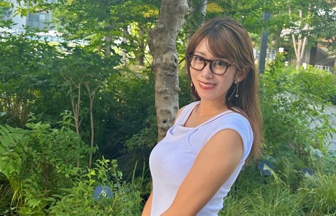 【 中川安奈 】 「大好きな祖母＆母とプチ女子会♡」　メガネ姿で笑顔|TBS NEWS DIG