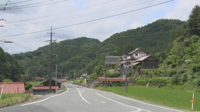 3年前には右目の眼球が飛び出す人身被害も…今年初のクマによる人身被害発生の島根・邑南町　不安広がる　この時期のクマは「繁殖期になるので、オスはメスを求めて活発に動いていきます」|TBS NEWS DIG