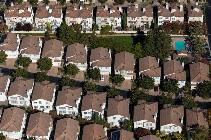 米中古住宅販売、５カ月ぶり増加－ローン金利低下で安定化の兆し