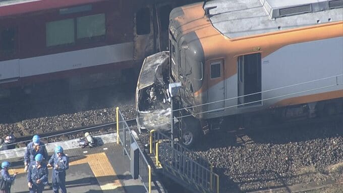近鉄京都線の踏切で特急列車に２００ｍ押され車炎上…死亡したのは軽乗用車運転の６７歳男性と判明　京都・精華町|TBS NEWS DIG