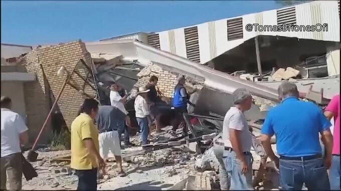 メキシコで教会の屋根が崩落　礼拝の参列者ら60人近く死傷