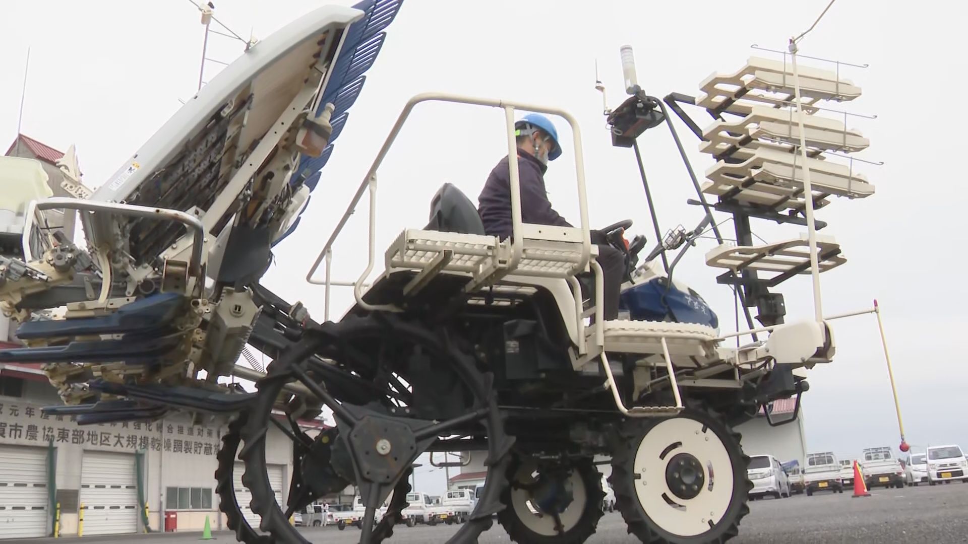 GPS搭載の田植え機・AIで最適な肥料散布が可能に・・・最新の農業