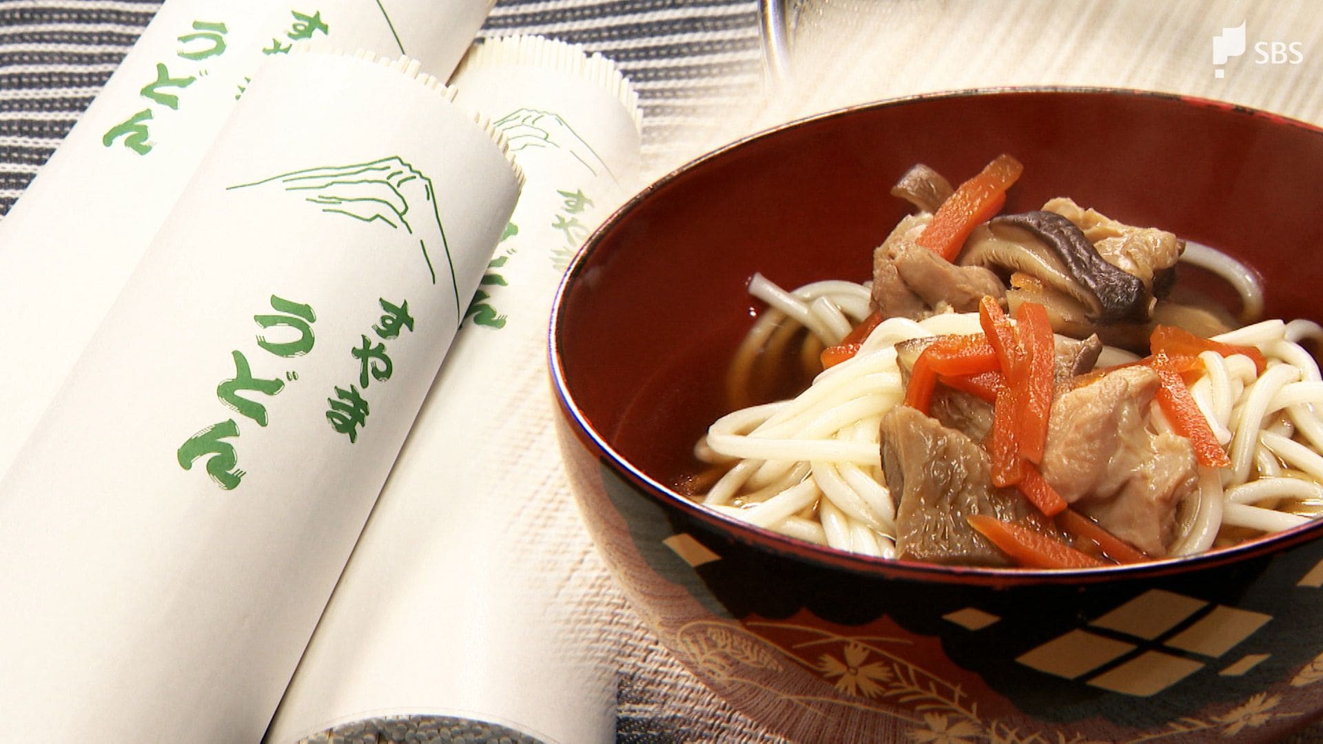 転圧作業の繰り返しで「100層ぐらいに」みんなが集まった時食べる“幻の