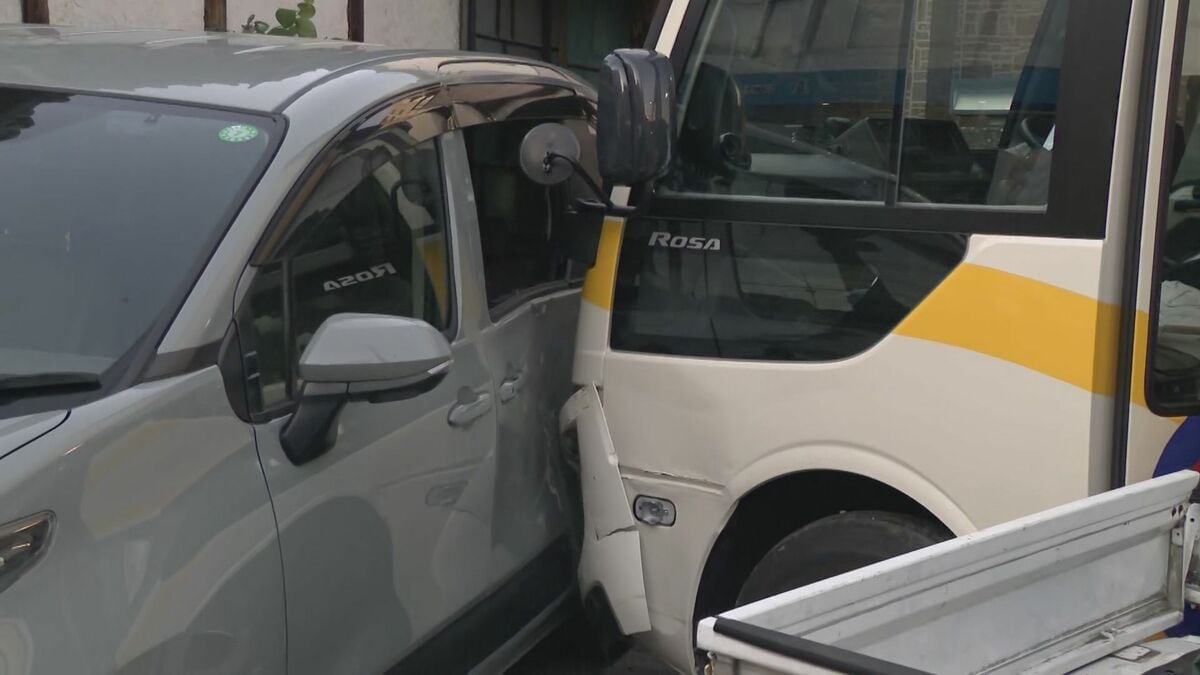 80代くらいの男性が運転か はねられた2人死亡 スイミングスクールのマイクロバスは建物にも突っ込む 名古屋・南区