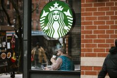 スタバがトップ交代、新ＣＥＯにチポトレのニコル氏－株価急伸| TBS CROSS DIG with Bloomberg