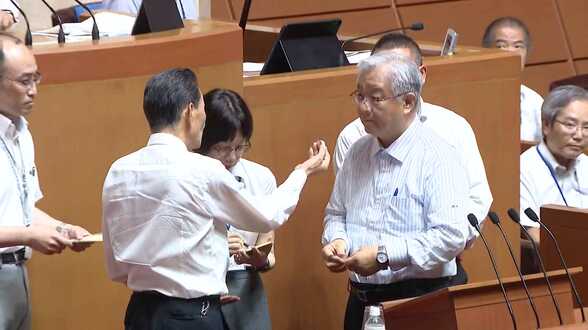 福岡県議会"ドン"蔵内氏後任の新議長を決める選挙　まさかの同票の末「くじ引き」で自民党議員が選出　|　福岡のニュース｜RKB NEWS｜RKB毎日放送
