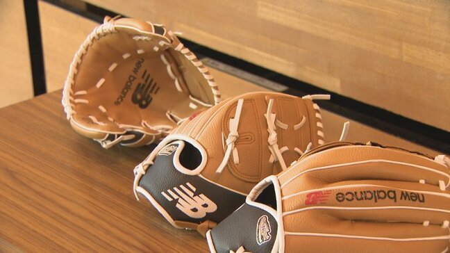 大谷選手から小学校へのグローブプレゼント　甲府市にも27校分が届く　児童ら大興奮！|TBS NEWS DIG