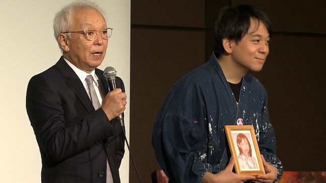 自閉症の画家・石村嘉成さんの半生を描いた映画「青いライオン」の “ギャラクシー賞” 選奨受賞を祝う会【岡山】|TBS NEWS DIG