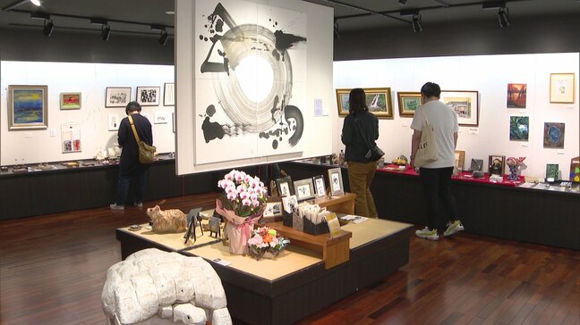 能登半島地震の被災地を支援するため福岡のアーティストたちがチャリティイベント「とんぼ展」開催|TBS NEWS DIG