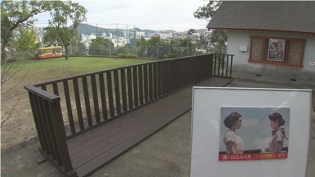 広瀬すず×二階堂ふみの名シーンを再現　映画『遠い山なみの光』“木の柵”が長崎・淵神社で特別公開へ|TBS NEWS DIG