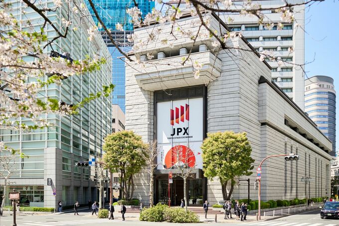 【日本市況】株式が史上最高値、予想超ＧＤＰを好感－円と金利が上昇