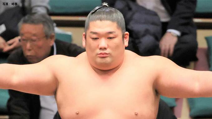新入幕・尊富士が大奄美を下し、白星発進！スピード出世を果たした大器が幕内でも大暴れの予感【大相撲春場所】|TBS NEWS DIG