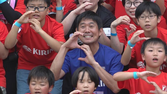 サッカーを通じて被災地に元気を 男子日本代表・森保一監督が被災者とウォーキングフットボール　|　石川県のニュース｜MRO北陸放送