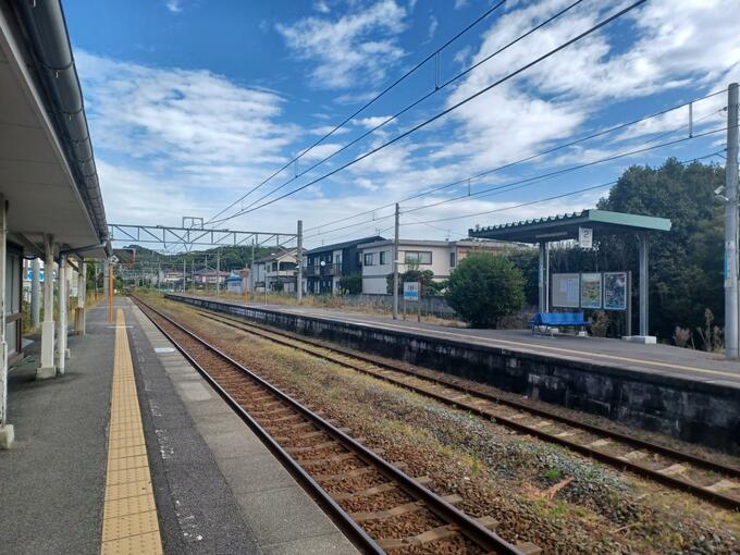 駅を通過中の特急列車にひかれ男性死亡  ＪＲ予讃線・三津浜駅構内   列車は運転再開　|　愛媛のニュース - Nスタえひめ｜あいテレビは6チャンネル