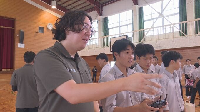 高校生が最新のドローン技術を体験「ドローン講習会」農業・建築…さまざまな現場で活用→興味を持つ生徒は増加傾向　|　山口のニュース・天気・防災｜tys NEWS｜ｔｙｓテレビ山口