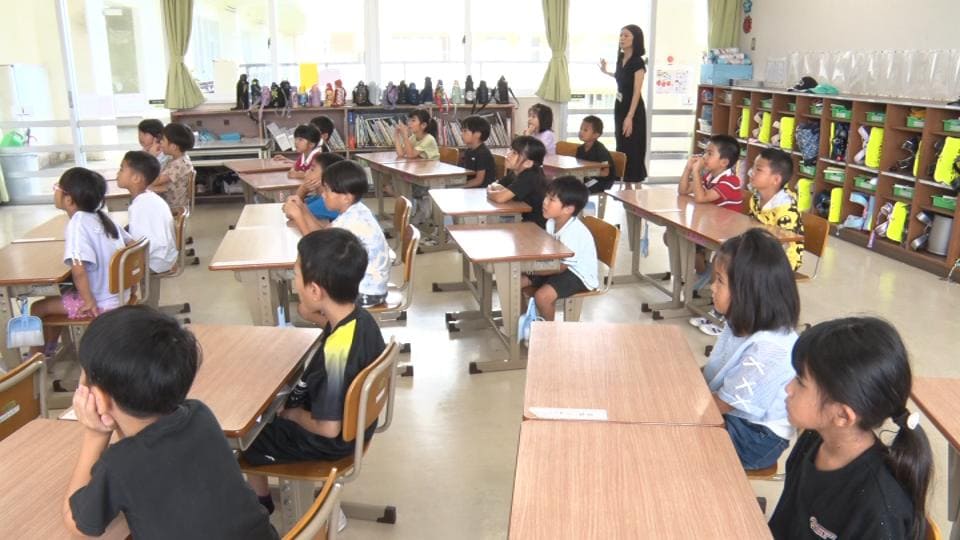 「お泊まりしたい」「カブトムシつかまえたい」　あすから夏休み　1学期終業式　東江小学校・名護市