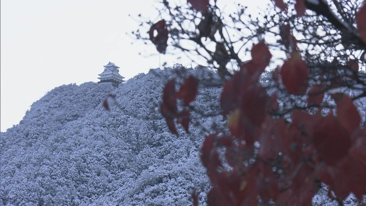 名古屋･岐阜･津で初雪 名古屋では平年より15日早い 今シーズン一番の冷え込みに きょうの午後も山間部では降雪の見込み  