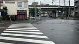 千葉市中央区の交差点でひき逃げ事件 トラックに男性2人がはねられけが 運転手とみられる男は一度降車も、通報せず逃走|TBS NEWS DIG
