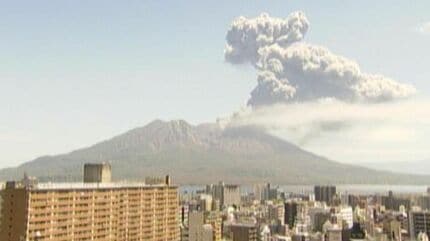 桜島が爆発 噴煙3400メートル 火山灰は垂水・鹿屋方向へ | 鹿児島の