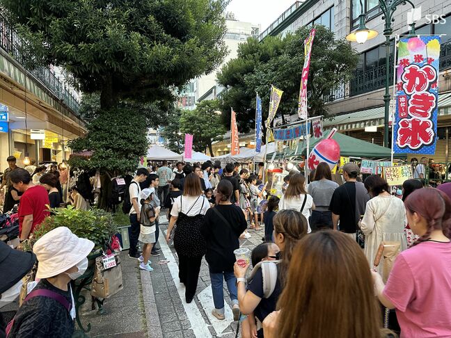 お盆恒例「静岡夏祭り夜店市」お得な新米マス盛りチャレンジには長蛇の列も=静岡・葵区|TBS NEWS DIG