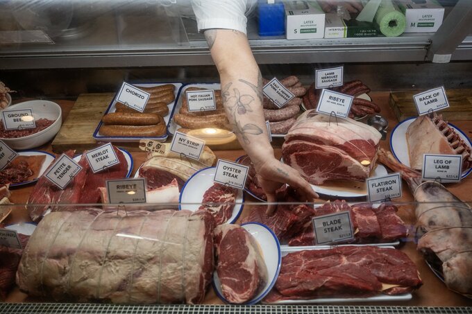 牛肉好きに量減少と値上げの二重苦、26年は生産減と関税が直撃