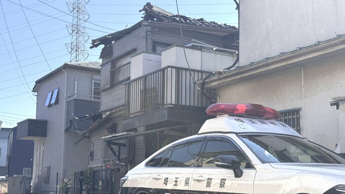 「2階から炎が見える」埼玉県川口市で住宅全焼　火元の住宅から2人救助も搬送先の病院で死亡　住人の高齢夫婦か　警察が身元確認を進める|TBS NEWS DIG