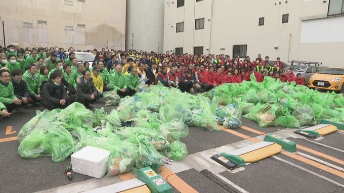 ｢心をきれいに新年を｣ クリスマス翌日の名古屋･栄で約500人がごみミ拾い 出勤前の30分で120袋分のごみ集まる アジア大会見据え美化意識の向上目指す|TBS NEWS DIG