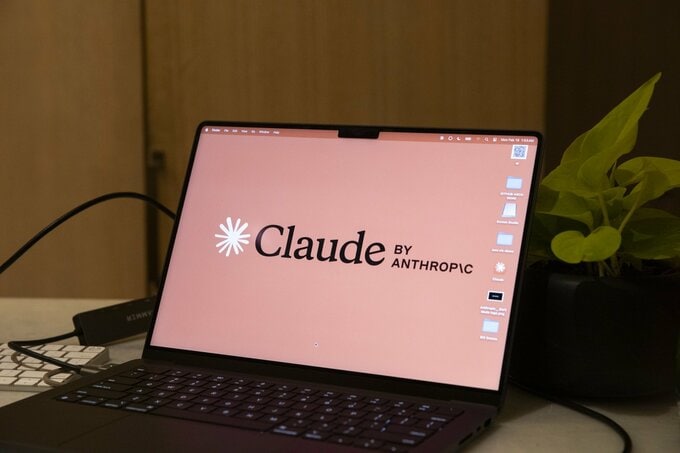 アンソロピックのClaudeに障害、サービス停止－｢前例ない需要｣と説明